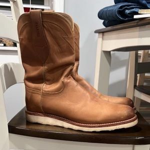 Tecovas men’s boots worn like twice. Great condition.